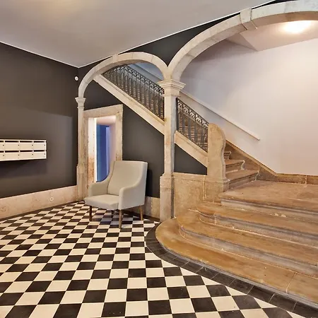 Apartment Five Stars Combro 7
