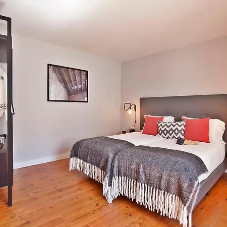 Apartment Five Stars Combro 7