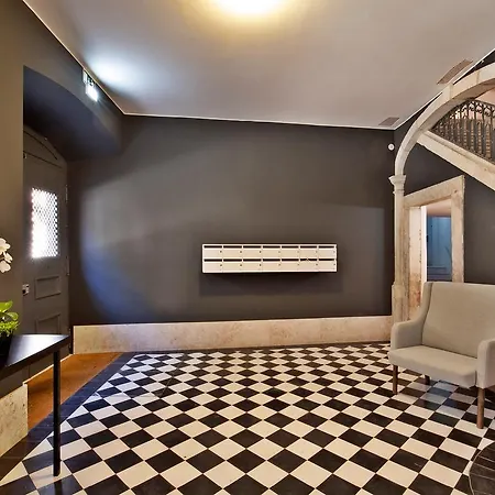 Apartment Five Stars Combro 7