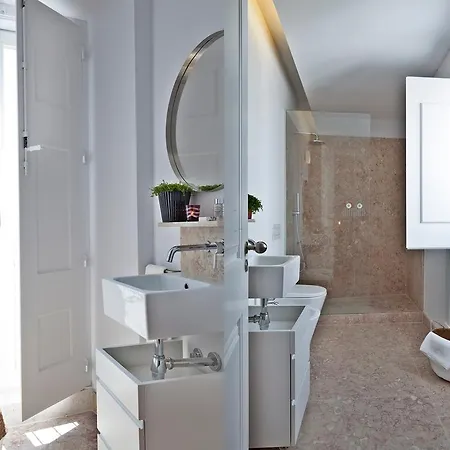 Apartment Five Stars Combro 7