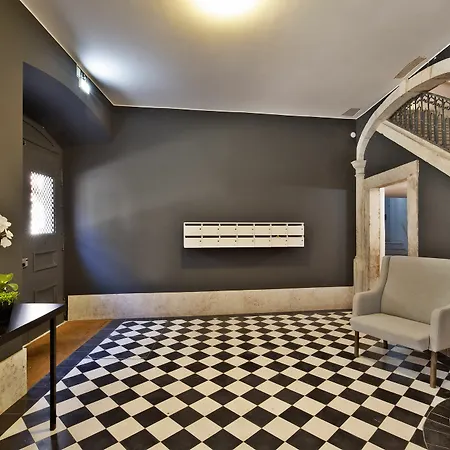Apartment Five Stars Combro 7