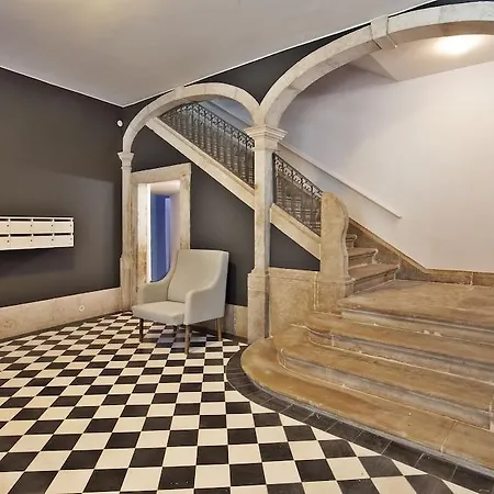 Apartment Five Stars Combro 7